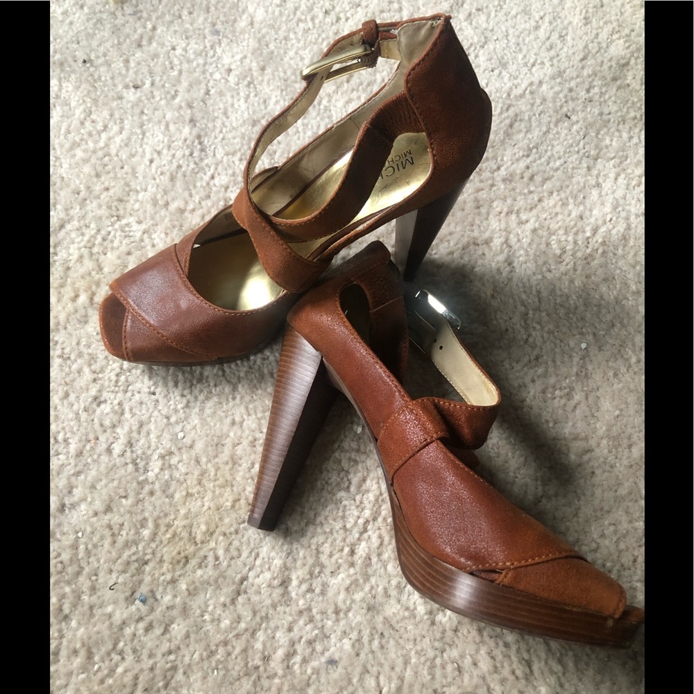 Mickael Kors Leather Crisscross Strap Heels